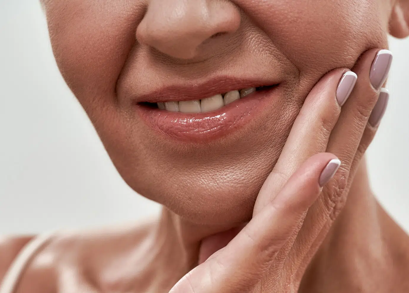 Acide hyaluronique ovale du visage à Toulouse | Centre médecine esthétique G&S